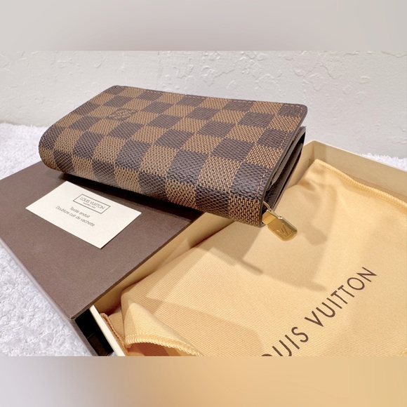 NEW Louis Vuitton Tresor Wallet - Picture 6 of 8